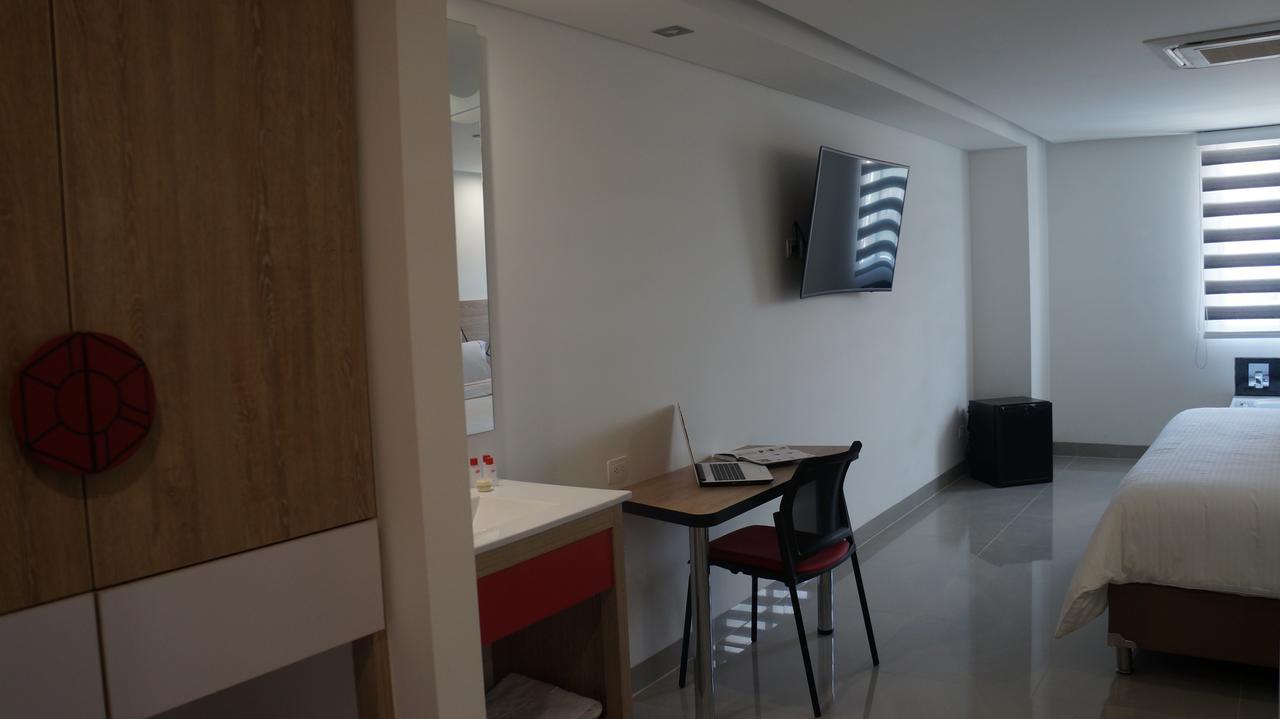 奥博酒店 麦德林 外观 照片